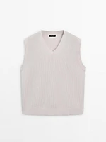 V-neck linen blend vest