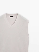 V-neck linen blend vest