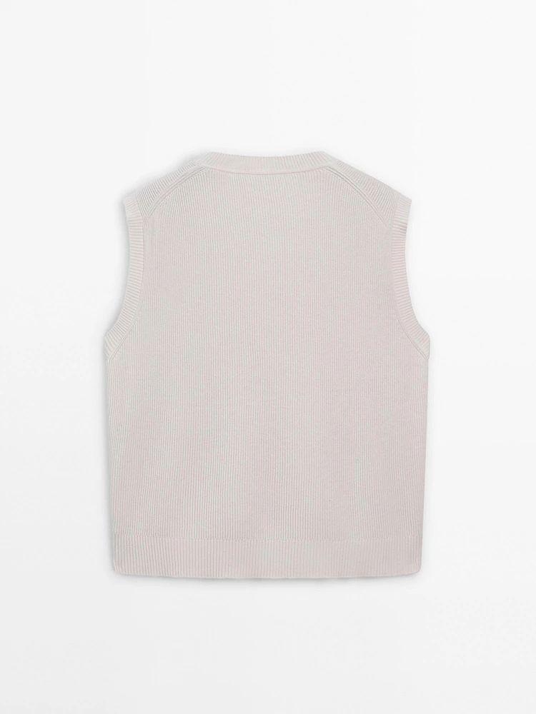 V-neck linen blend vest