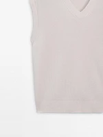 V-neck linen blend vest