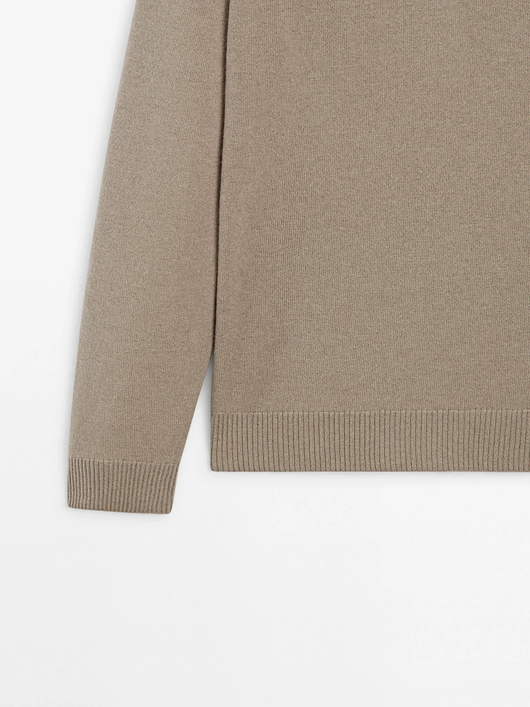 Wool knit sweater with polo collar