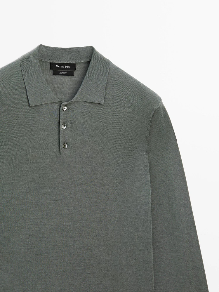 100% merino wool knit sweater with polo collar
