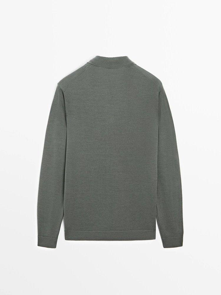 100% merino wool knit sweater with polo collar
