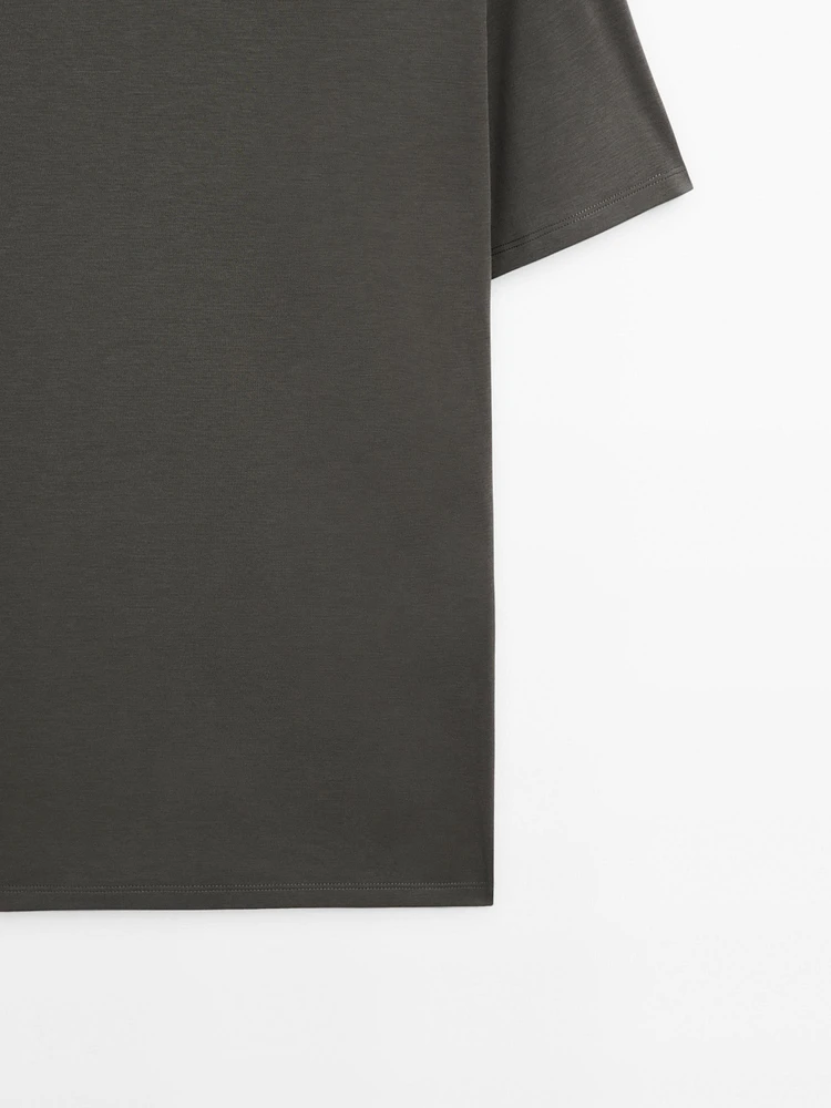 Short sleeve cotton blend T-shirt