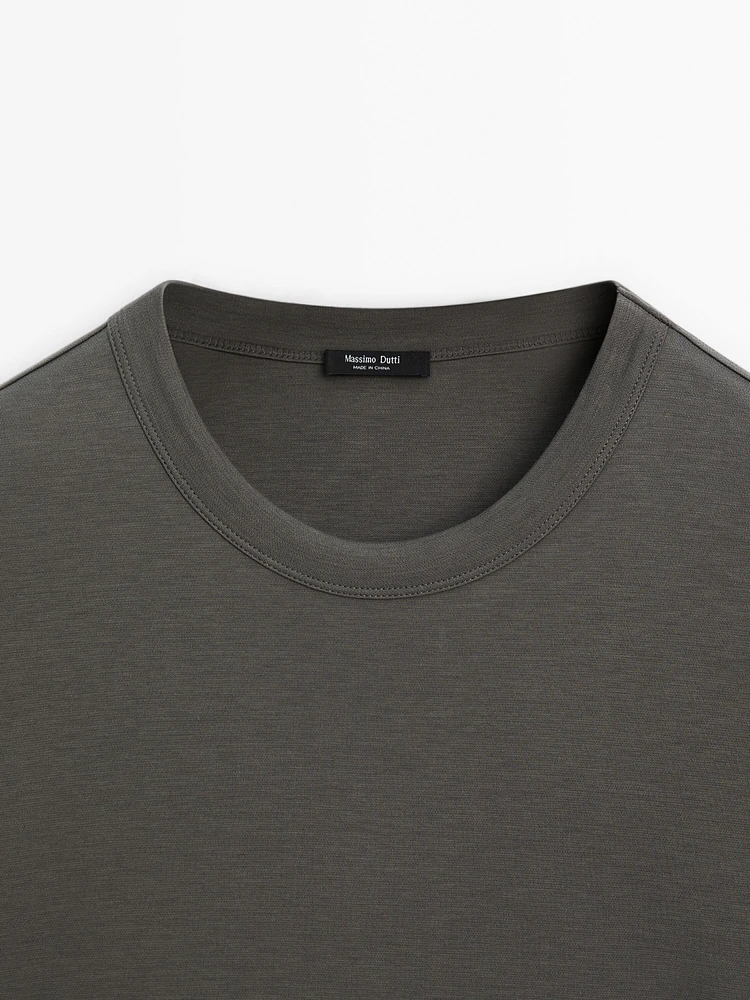 Short sleeve cotton blend T-shirt