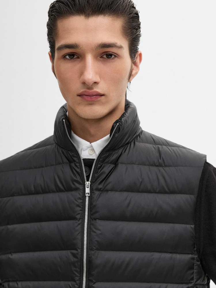 Foldable lightweight down puffer gilet