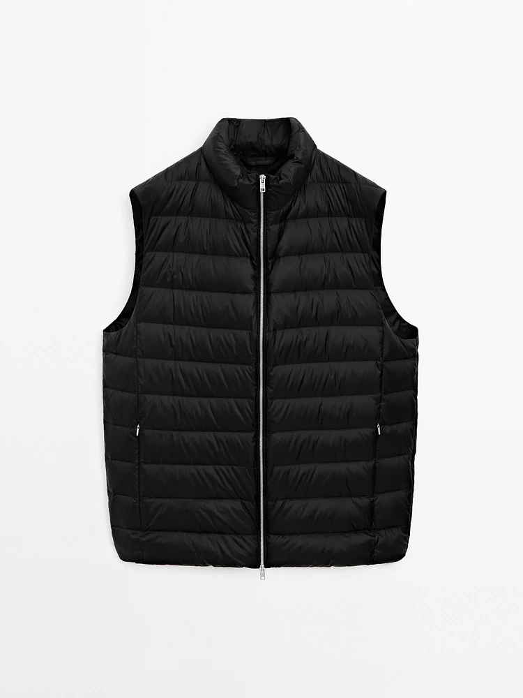 Foldable lightweight down puffer gilet