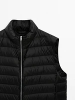 Foldable lightweight down puffer gilet