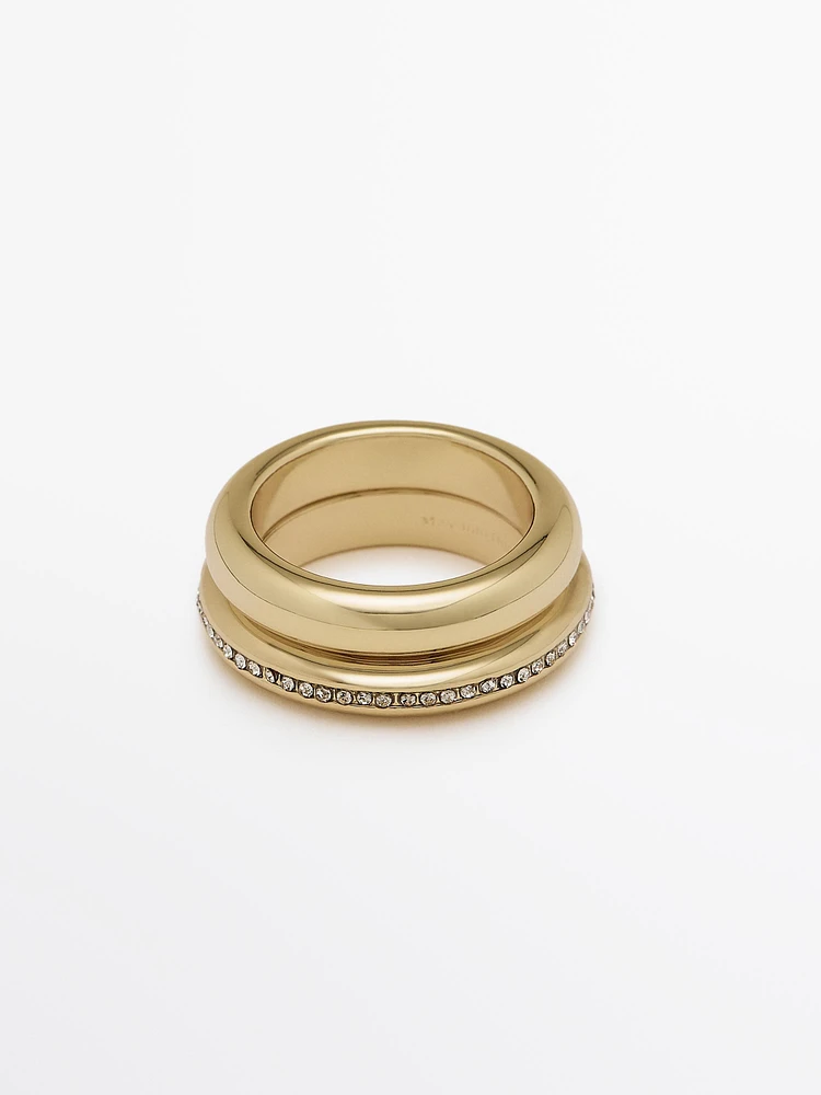 Pack of round shimmery rings