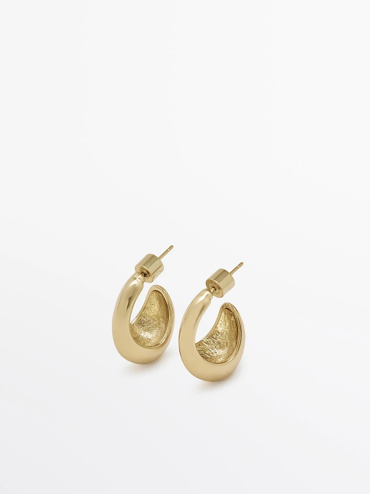 Oval hoop earrings