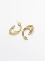 Oval hoop earrings