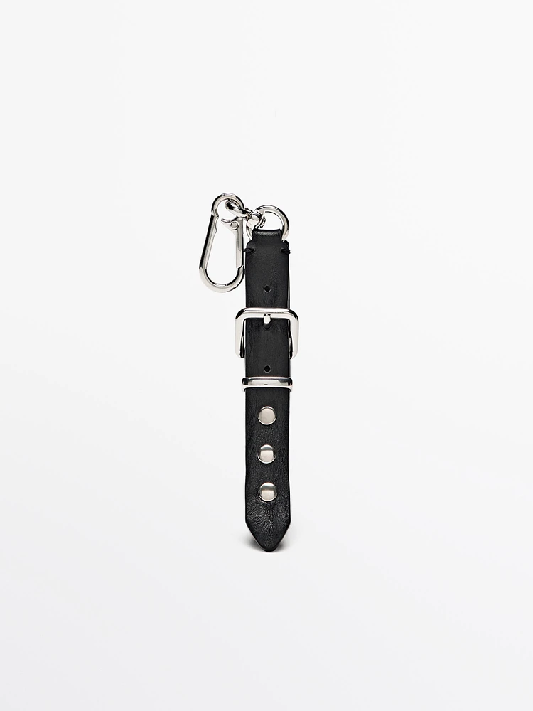 Nappa key ring with buckle and studs