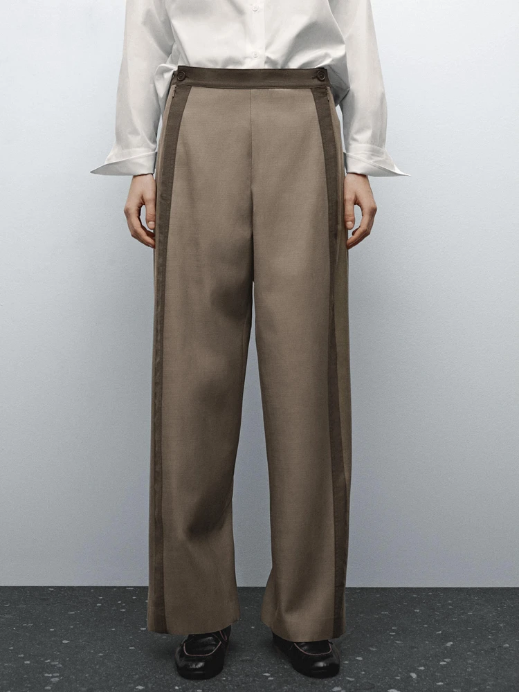 Straight-leg trousers with fastening detail