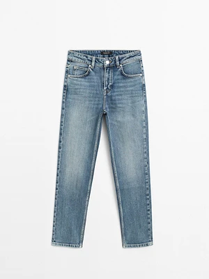 Slim fit mid-rise cropped jeans