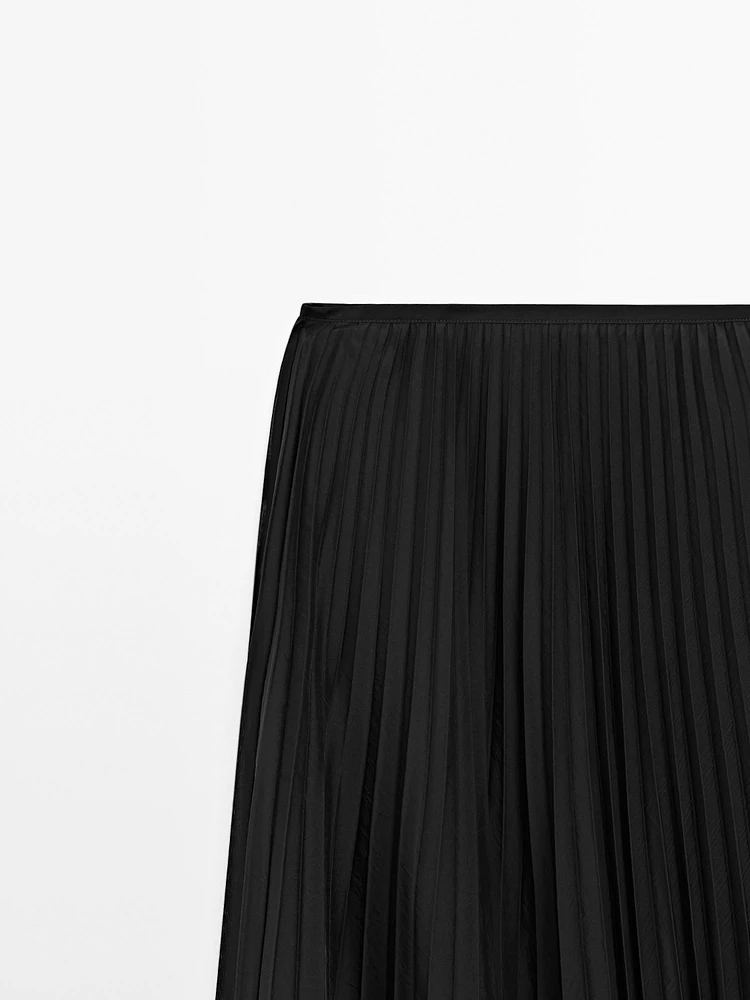 Pleated midi skirt with box pleats