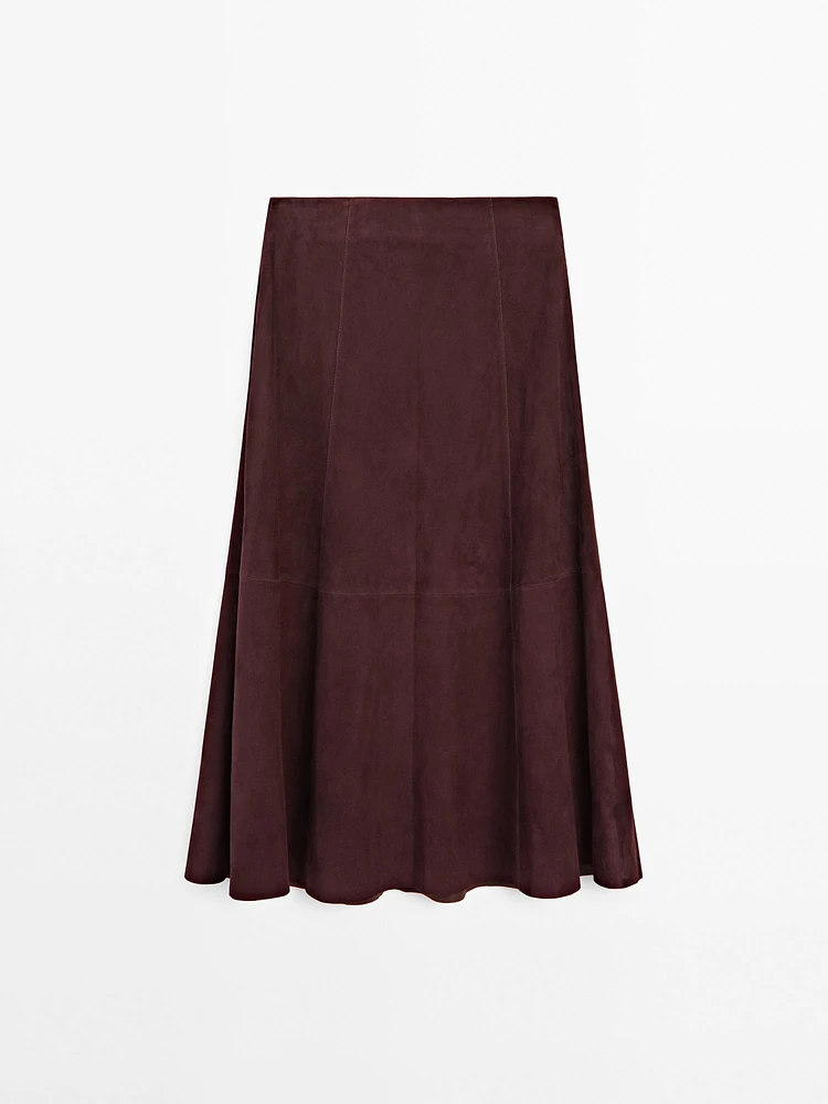 Suede leather flounce skirt with seams