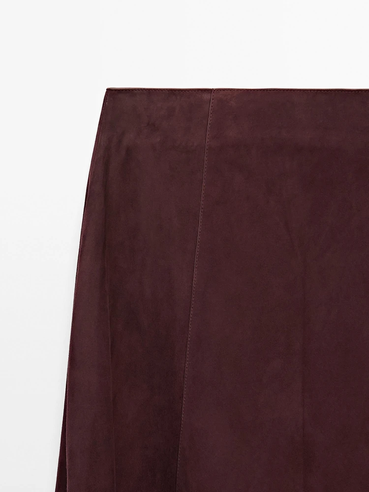 Suede leather flounce skirt with seams