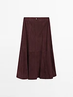 Suede leather flounce skirt with seams