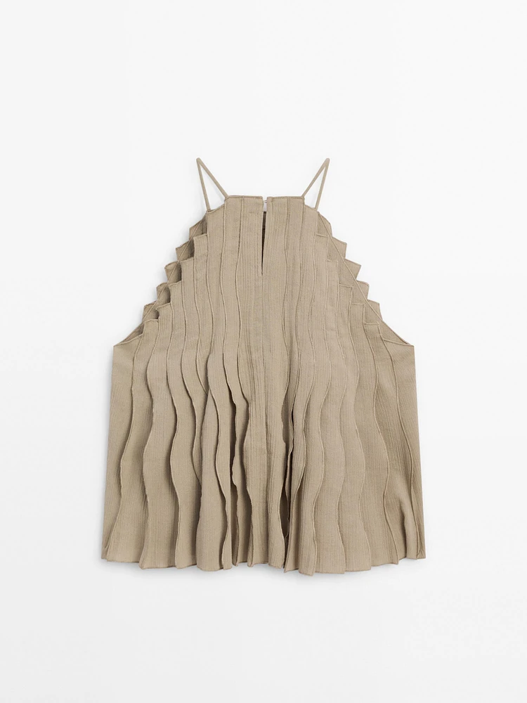 Wavy pleated halter top