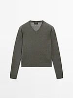 Linen V-neck knit sweater