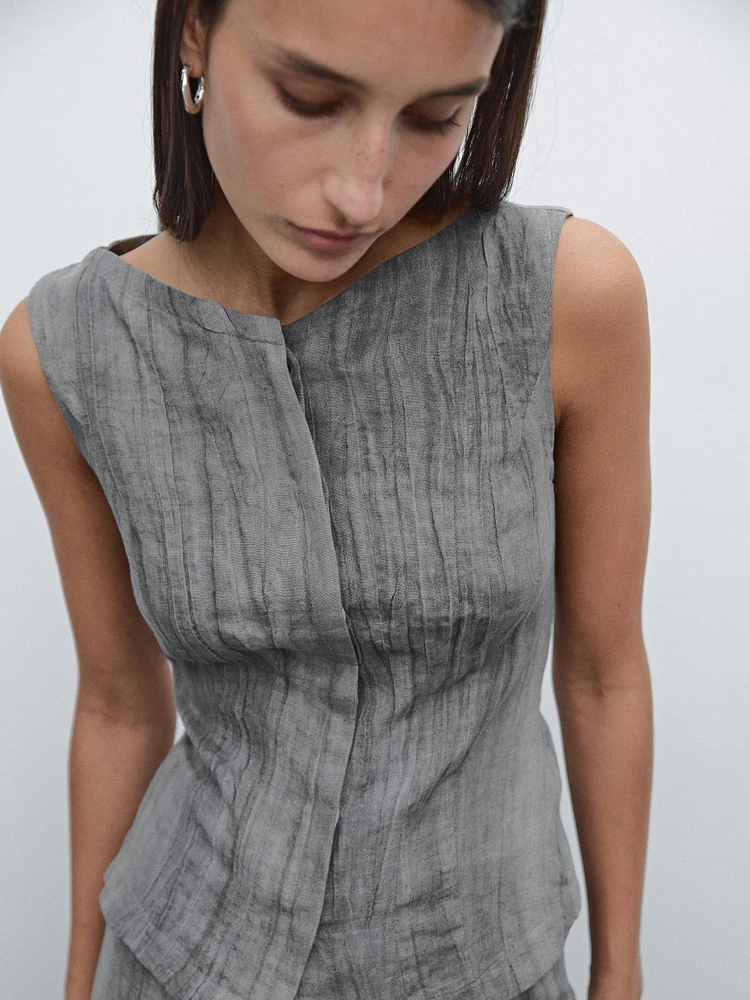 Waistcoat with 100% linen fabric detail