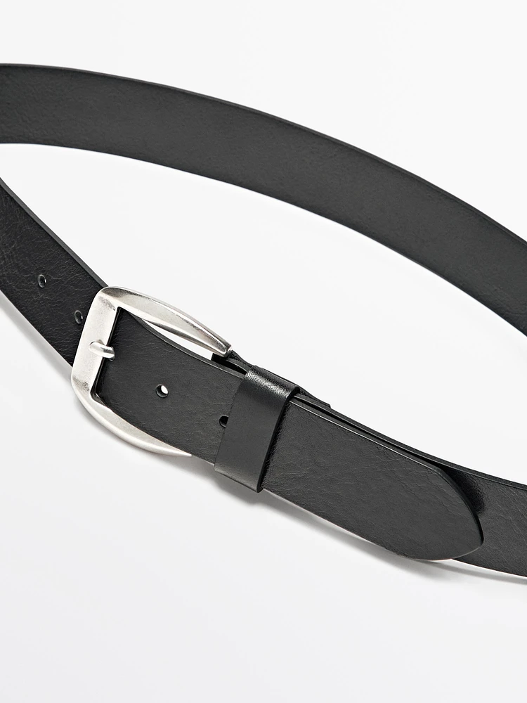 Leather belt with square buckle