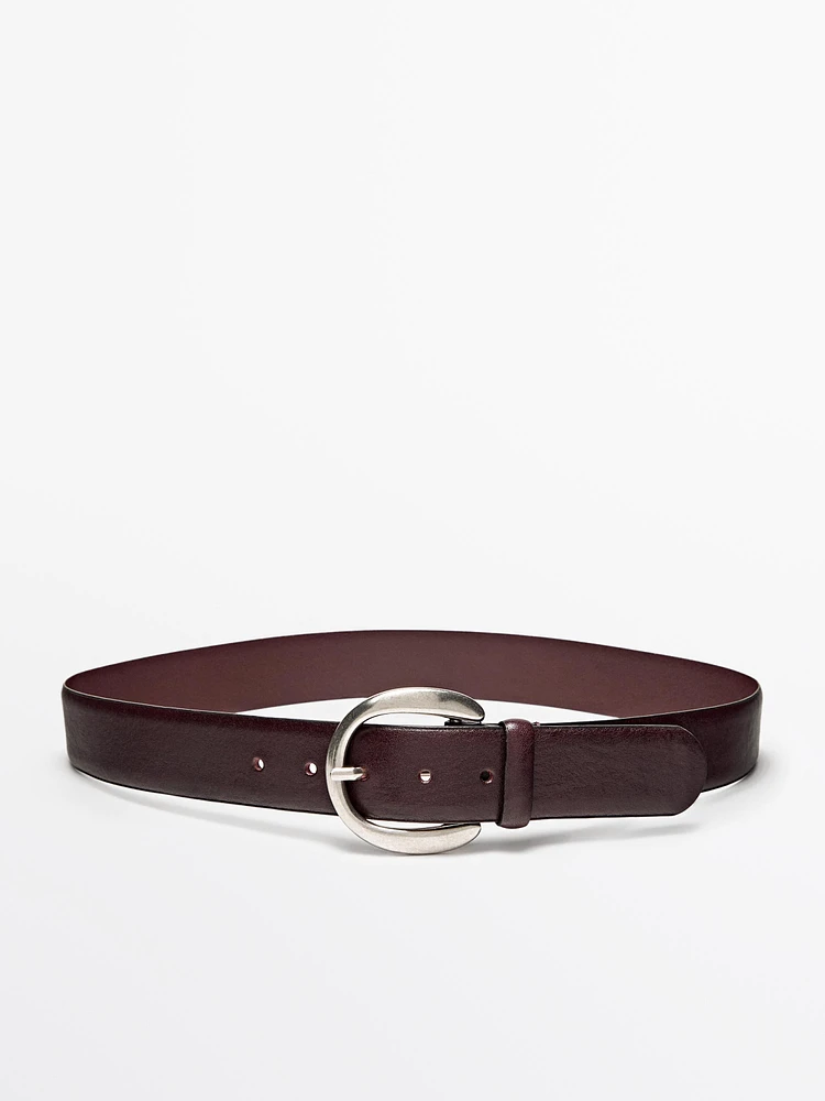 Ceinture en cuir avec boucle ovale