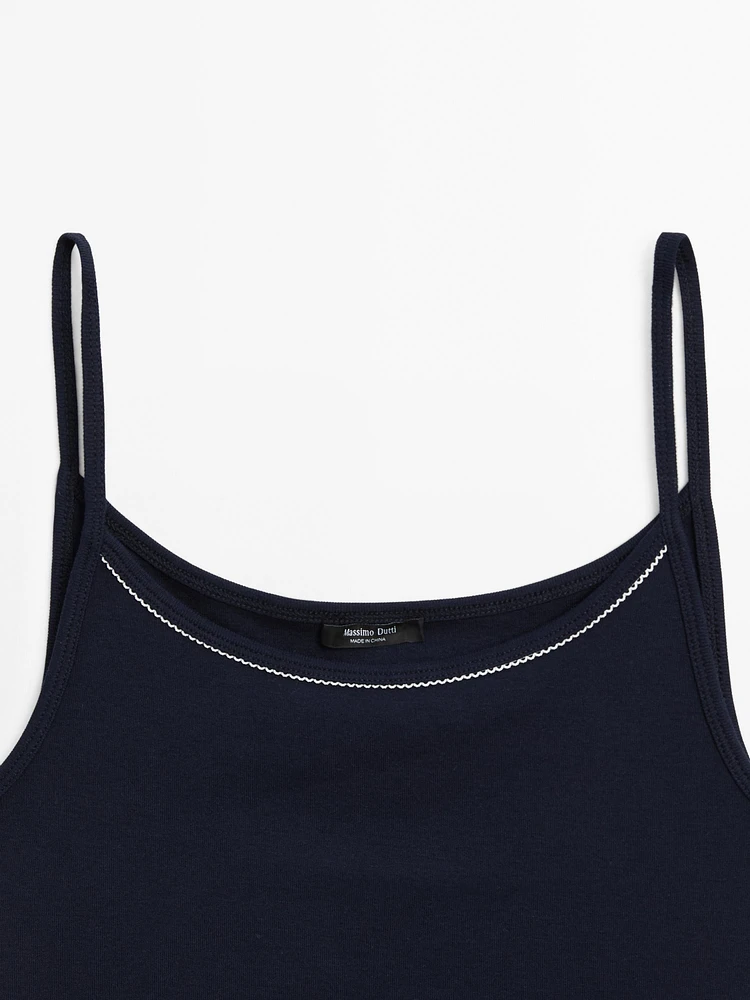Top en maille à bretelles et dentelle