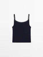 Top en maille à bretelles et dentelle