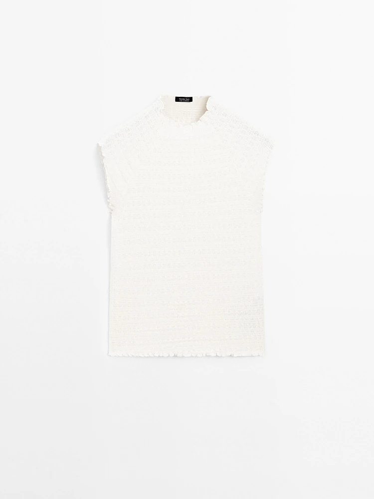 Textured raglan sleeve T-shirt