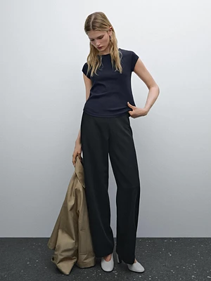 100% cotton T-shirt with rounded hem