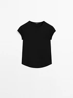 100% cotton T-shirt with rounded hem