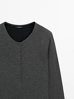 Double-layer T-shirt with buttons