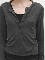 Double-layer T-shirt with buttons