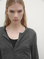 Double-layer T-shirt with buttons