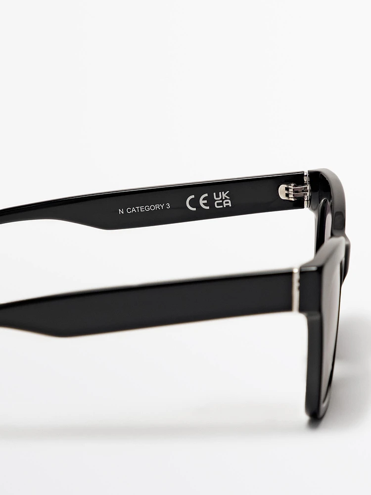 Lunettes de soleil carrées