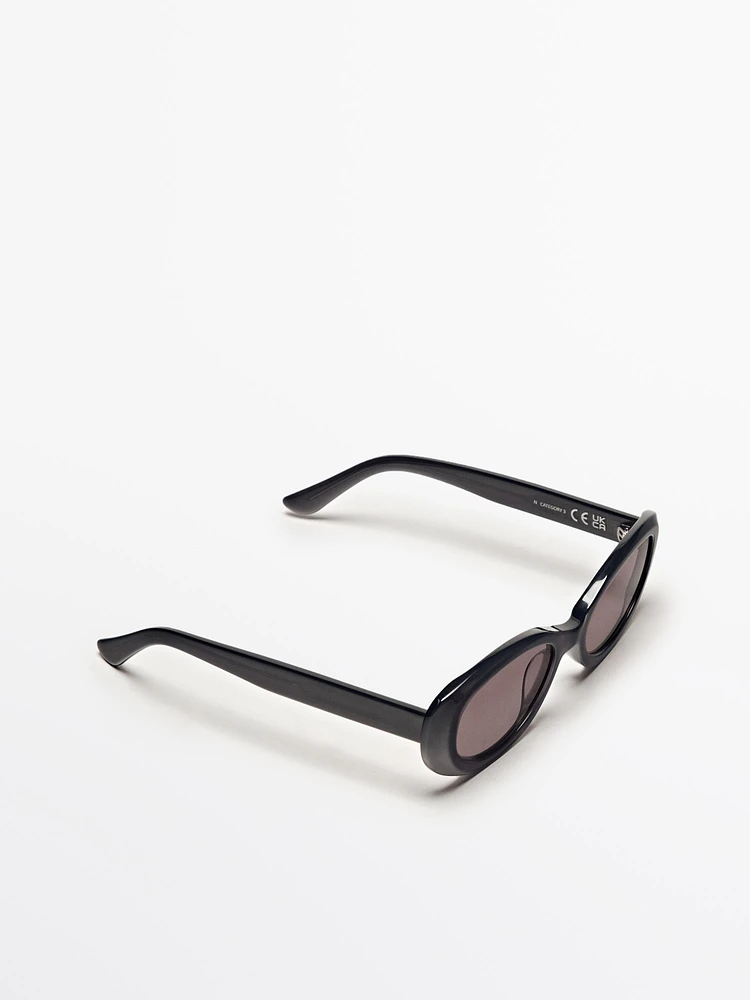 Oval sunglasses