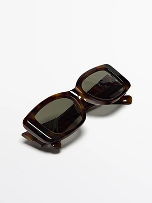 Rectangular tortoiseshell-effect sunglasses