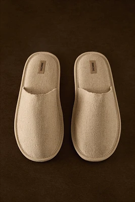 LINEN SLIPPERS