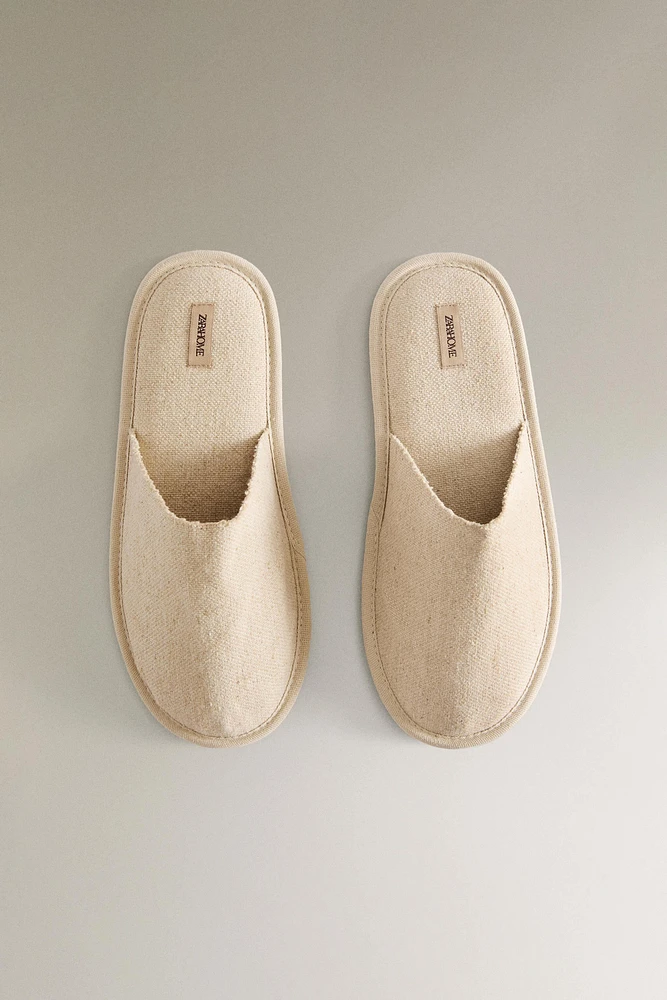 LINEN SLIPPERS