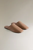 CHAUSSONS OUVERTS À L'ARRIÈRE CUIR