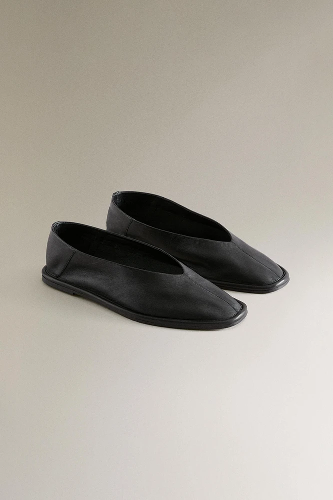 LEATHER BALLERINAS