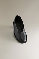 LEATHER BALLERINAS