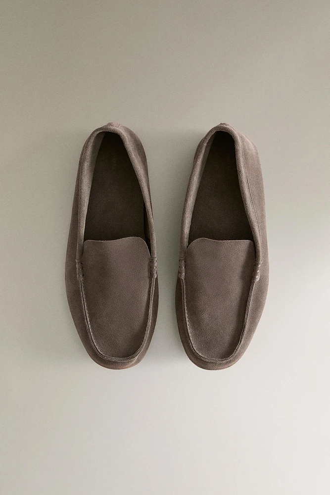 LEATHER MOCCASINS