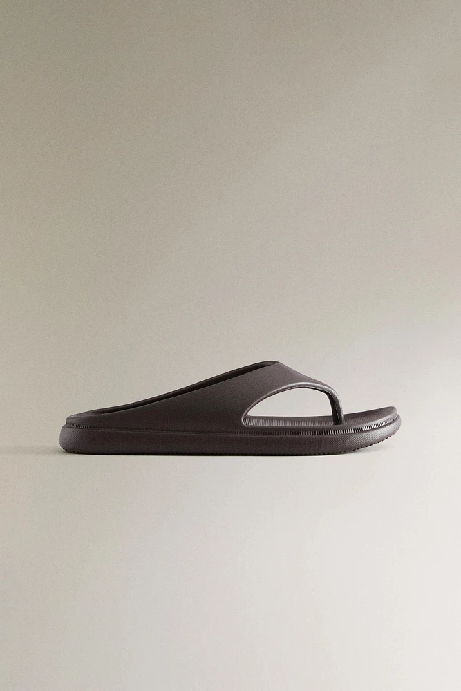 SANDALES DE BAIN CAOUTCHOUTÉES