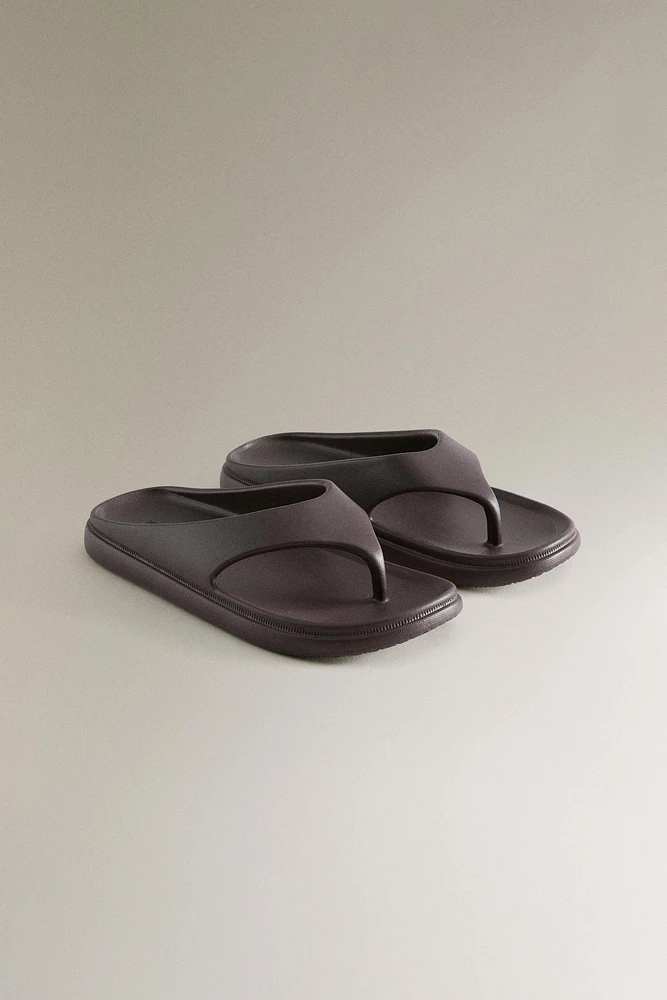 SANDALES DE BAIN CAOUTCHOUTÉES