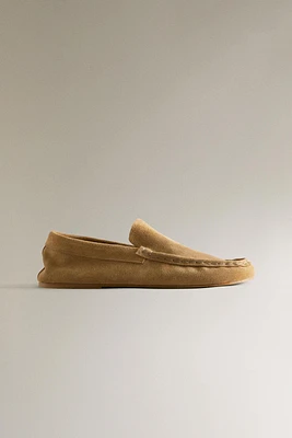 SPLIT SUEDE MOCCASINS