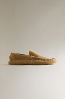 SPLIT SUEDE MOCCASINS