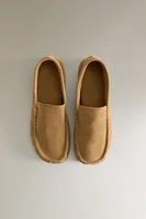 SPLIT SUEDE MOCCASINS