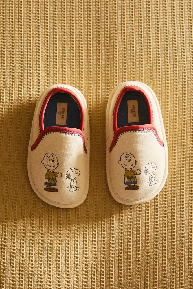 CHAUSSONS ENFANT PEANUTS™